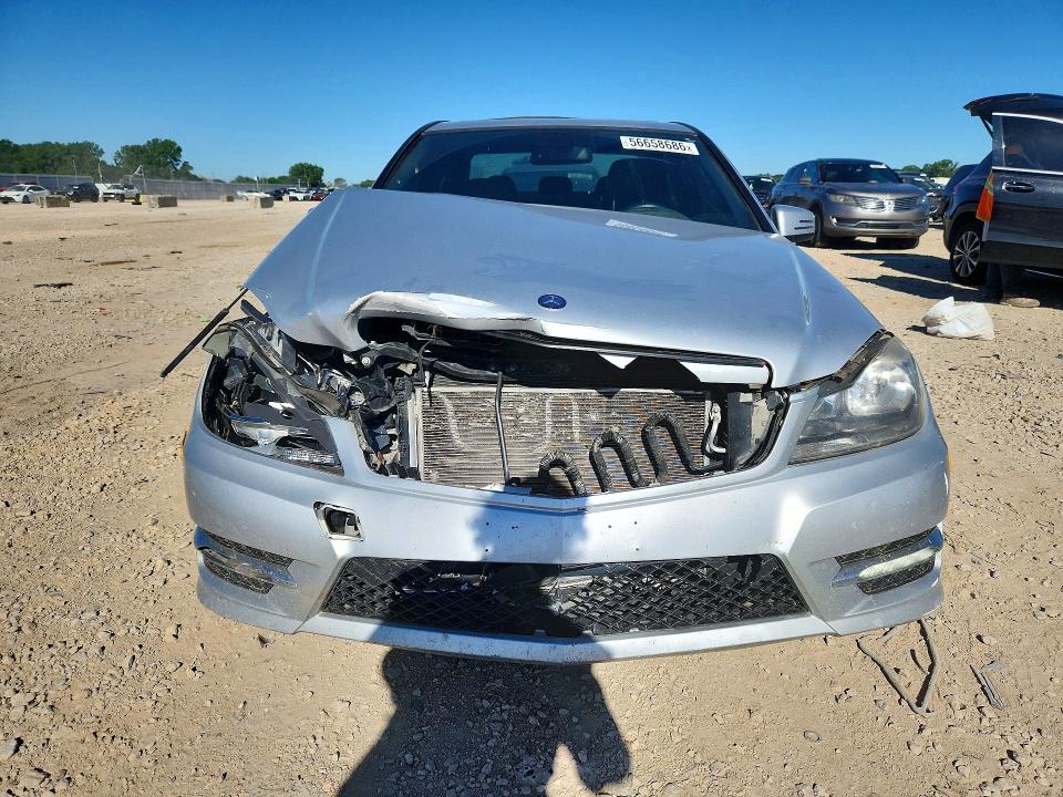 2013 Mercedes-benz C-klasse VIN WDDGF8AB6DR295916 COPART salvage auction — FRONT END, Ks - Cert Of Title-Salvage, sold $200 on 2026-07-30 (photo 5)