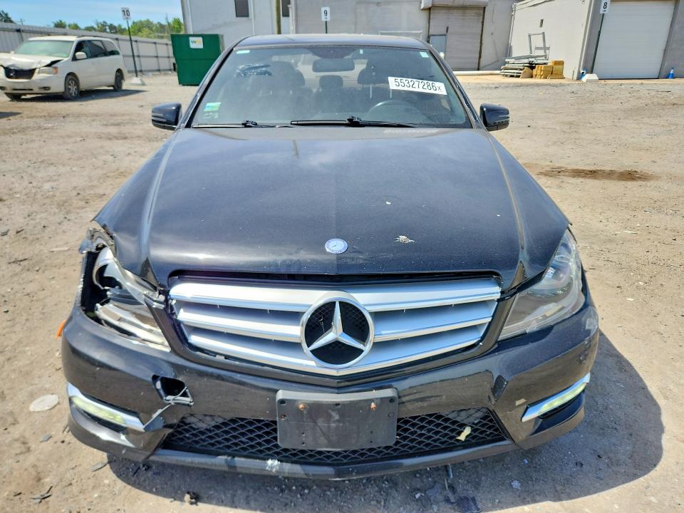 2012 Mercedes-benz C-klasse VIN WDDGF8BB7CR201443 COPART salvage auction — FRONT END, Va - Cert Of Title - Salvage, sold $1,000 on 2026-08-19 (photo 5)