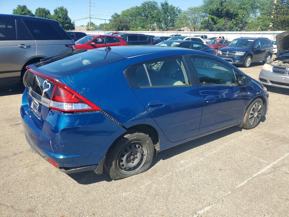 2012 Honda Insight VIN JHMZE2H59CS001417 COPART salvage auction — SIDE, Salvage Title, sold $750 on 2026-07-10 (photo 3)