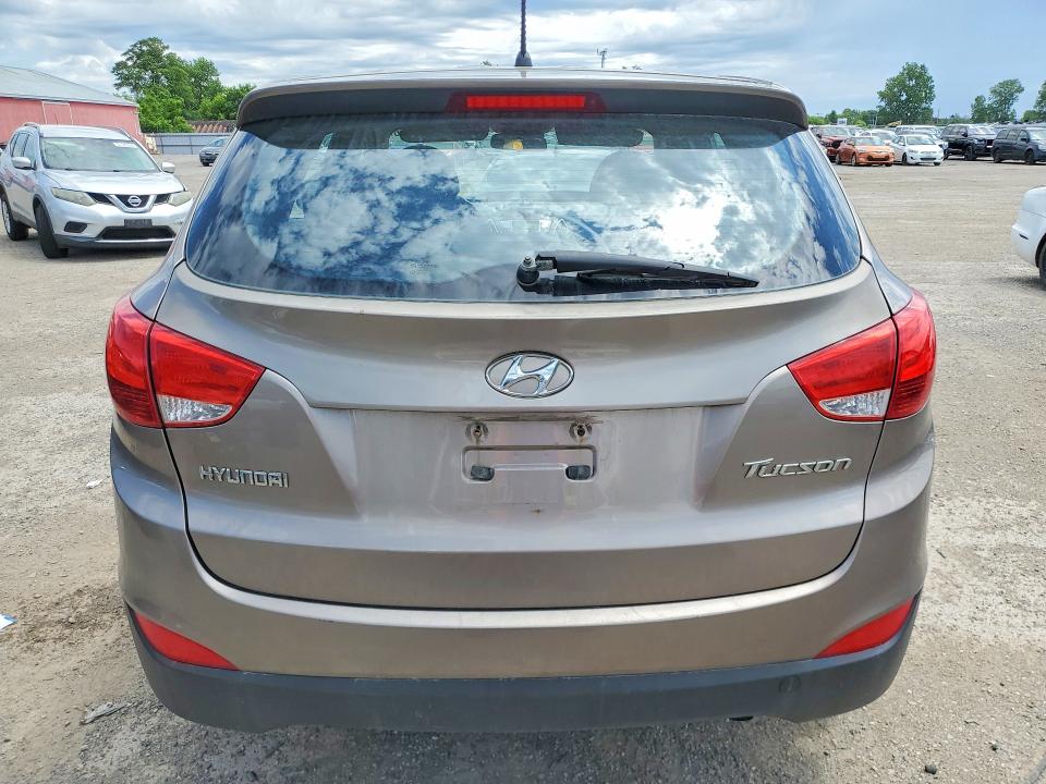 2010 Hyundai VIN KM8JT3AC6AU021026 COPART salvage auction — SIDE, On - Permit No Brand - Unfit, sold $875 on 2026-07-09 (photo 6)