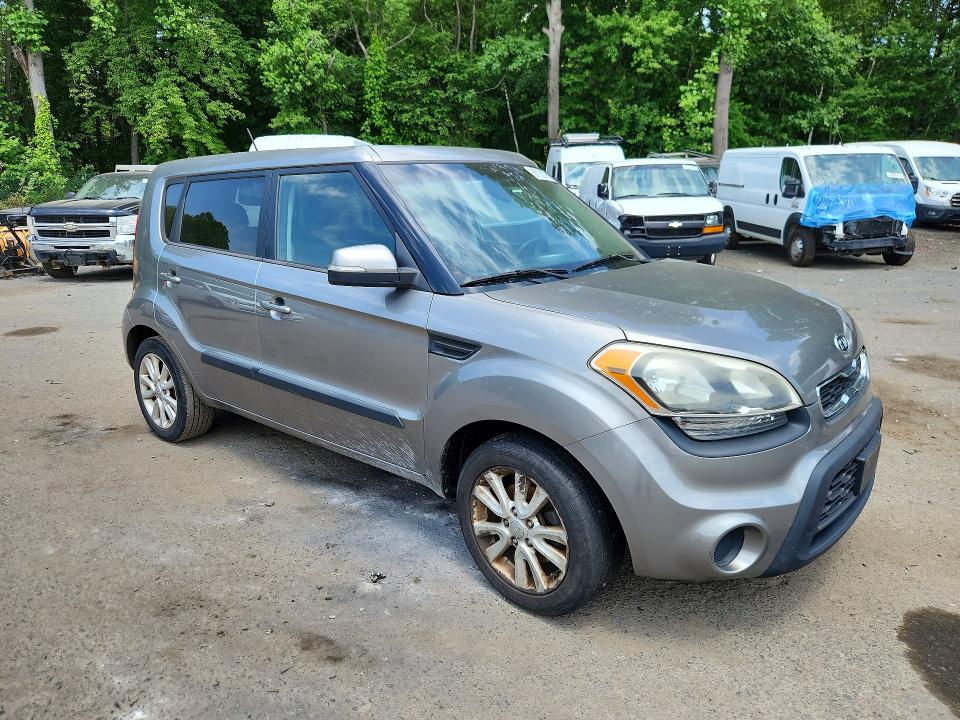 2012 Kia Soul VIN KNDJT2A6XC7415834 COPART salvage auction — VANDALISM, CT - CERT OF TITLE-SALVAGE, sold $475 on 2026-07-02 (photo 4)