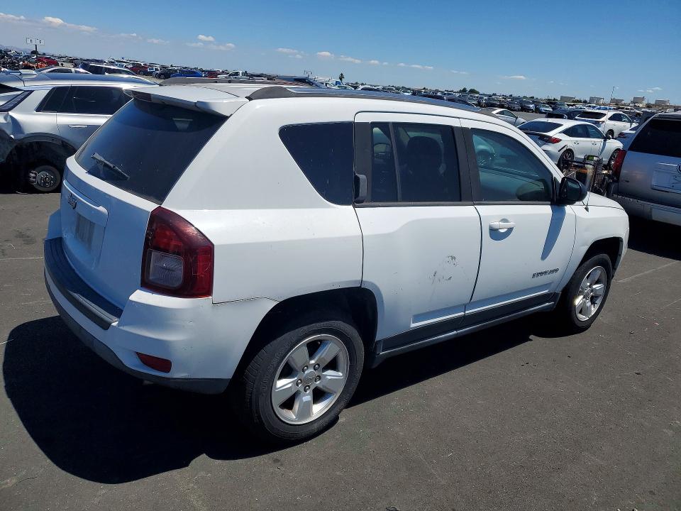 2015 Jeep Compass VIN 1C4NJCBA1FD143812 COPART salvage auction — MINOR DENT/SCRATCHES, Ca - Dis/Dlr/Exp Only Clean Title, sold $750 on 2026-07-08 (photo 3)