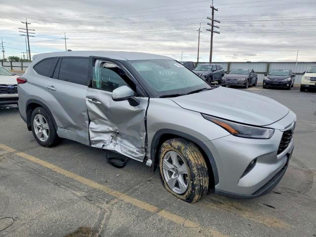 2022 Toyota Highlander VIN 5TDBBRCH6NS560134 COPART salvage auction — SIDE, Id - Salvage Certificate Of Title, sold $7,200 on 2026-07-23 (photo 4)