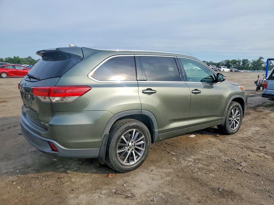 2017 Toyota VIN 5TDJZRFH6HS474930 COPART salvage auction — SIDE, Va - Cert Of Title - Salvage, sold $11,000 on 2026-07-08 (photo 3)