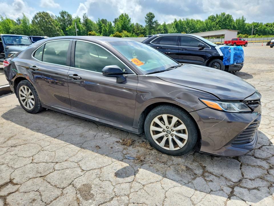 2018 Toyota Camry VIN JTNB11HK6J3043884 COPART salvage auction — REAR END, Tn - Salvage Certificate, sold $4,350 on 2026-07-07 (photo 4)