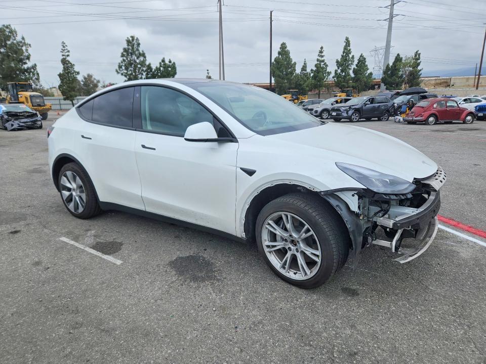 2023 Tesla Model y VIN 7SAYGDEE5PA096147 COPART salvage auction — FRONT END, Salvage Title, sold $11,600 on 2026-07-30 (photo 4)