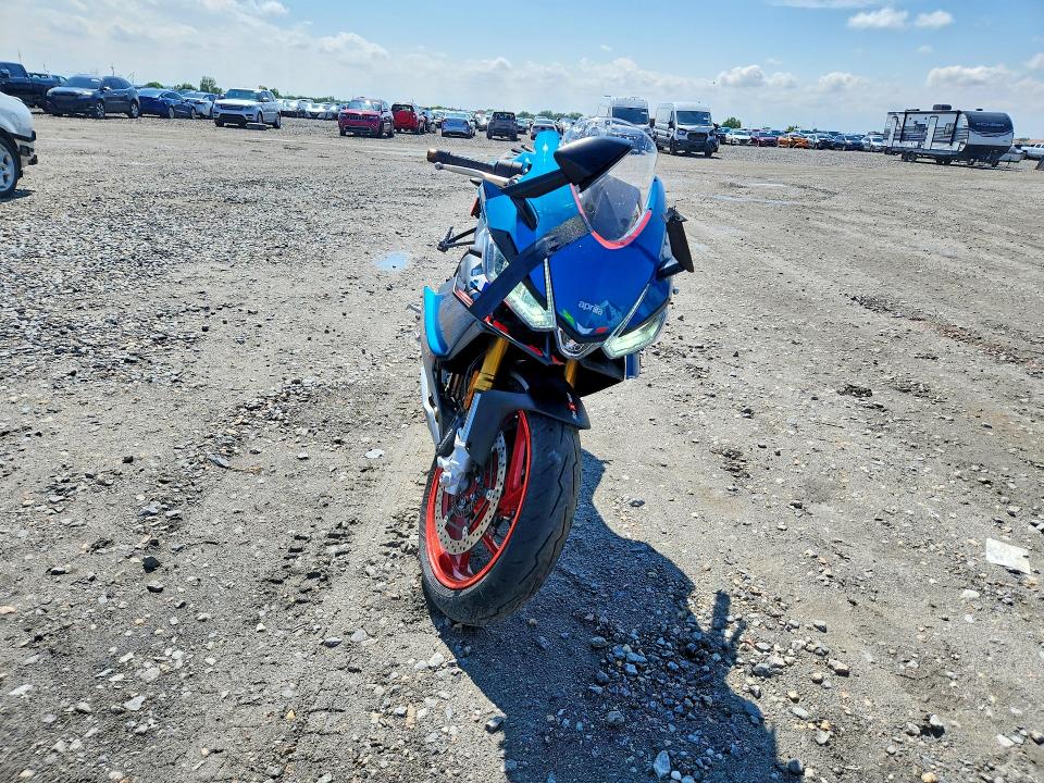 2026 Aprilia VIN ZD4XGUA03TS000040 COPART salvage auction — FRONT END, Co - Public - Salvage Title, sold $2,700 on 2026-07-30 (photo 2)