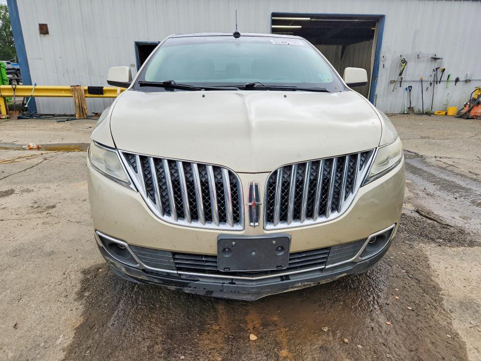 2011 Lincoln Mkx VIN 2LMDJ6JK0BBJ03258 COPART salvage auction — FRONT END, La - Cert Of Title-Salvage, sold $700 on 2026-07-09 (photo 5)
