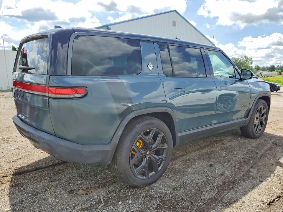 2025 Rivian R1s VIN 7PDSGCBP6SN061237 COPART salvage auction — REAR END, OH - CERTIFICATE OF TITLE (P), sold $34,500 on 2026-07-30 (photo 3)
