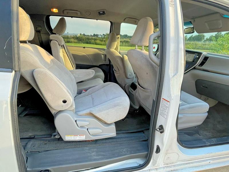 2015 Toyota Sienna VIN 5TDKK3DC3FS547083 COPART salvage auction — MINOR DENT/SCRATCHES, Ok - Certificate Of Title (P), sold $4,050 on 2026-07-02 (photo 6)