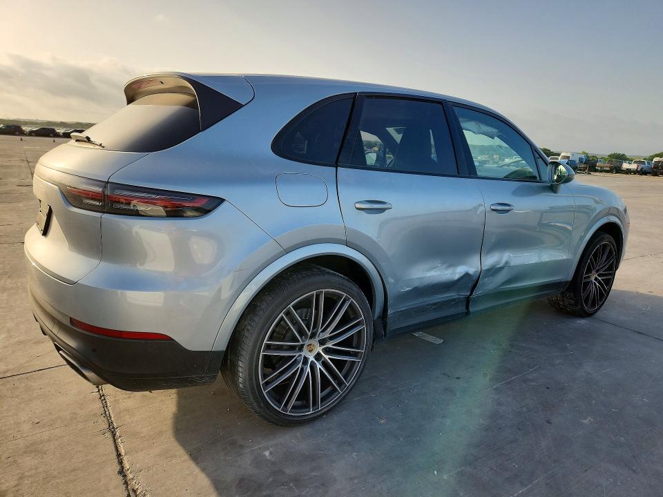 2020 Porsche Cayenne VIN WP1AA2AY4LDA04372 COPART salvage auction — SIDE, Tx - Salvage Vehicle Title, sold $17,700 on 2026-08-20 (photo 3)