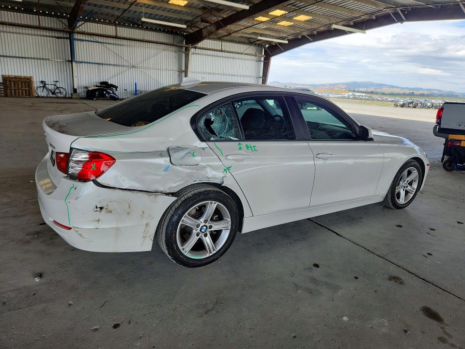 2015 BMW 3er VIN WBA3B1C55FK137028 COPART salvage auction — REAR END, CA - SALVAGE CERTIFICATE, sold $900 on 2026-07-30 (photo 3)