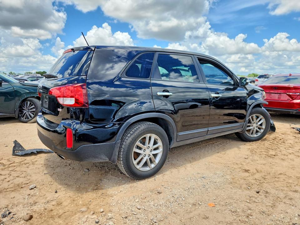 2015 Kia Sorento VIN 5XYKT3A61FG601067 COPART salvage auction — FRONT END, TX - SALVAGE VEHICLE TITLE, sold $800 on 2026-07-23 (photo 3)