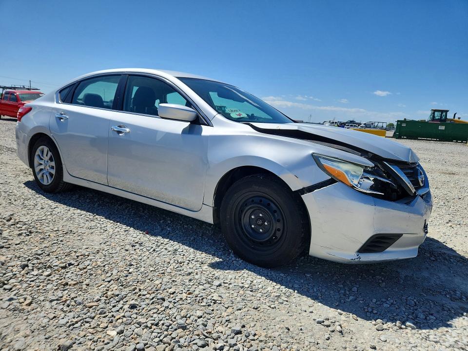 2017 Nissan Altima VIN 1N4AL3AP1HN365784 COPART salvage auction — FRONT END, Co - Dis/Dlr/Exp Only Clean Title, sold $1,572 on 2026-07-09 (photo 4)