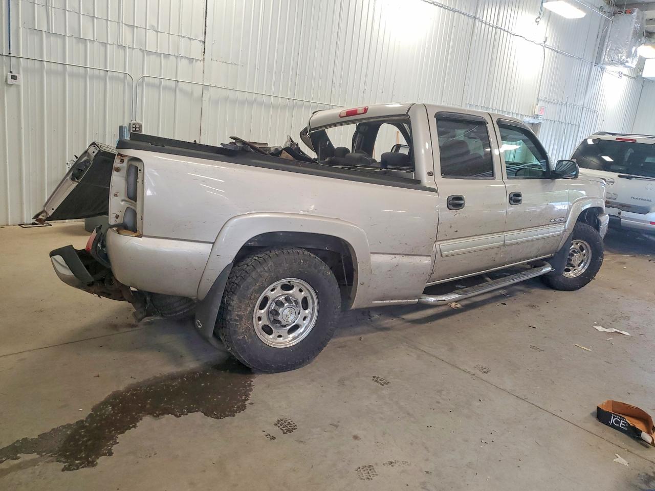 2006 Chevrolet Silverado VIN 1GCGK13U46F255107 COPART salvage auction — Rear End, MN - CERT OF TITLE-SALVAGE, sold $725 on 2026-07-09 (photo 3)