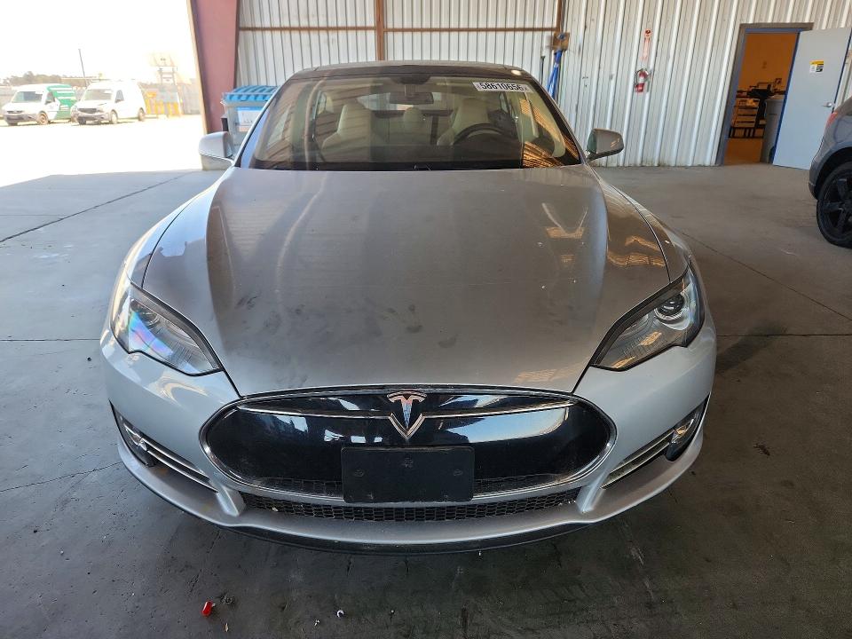 2013 Tesla Model s VIN 5YJSA1CN8DFP13772 COPART salvage auction — MINOR DENT/SCRATCHES, Ca - Dis/Dlr/Exp App For Dup Clean, sold $3,200 on 2026-07-13 (photo 5)