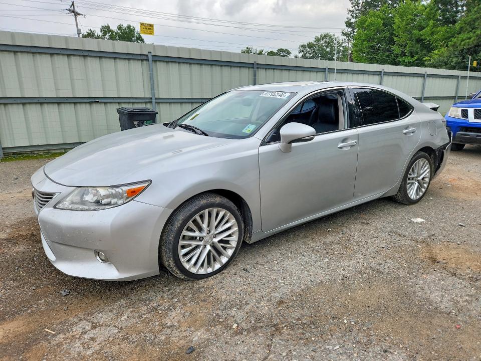 2014 Lexus VIN JTHBK1GG0E2107362 COPART salvage auction — REAR END, Id - Salvage Certificate Of Title, sold $550 on 2026-07-23 (photo 1)