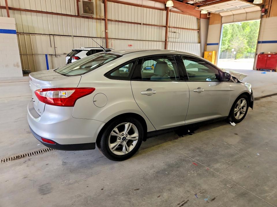 2014 Ford Focus VIN 1FADP3F27EL216589 COPART salvage auction — FRONT END, VA - CERT OF TITLE - SALVAGE, sold $275 on 2026-07-02 (photo 3)