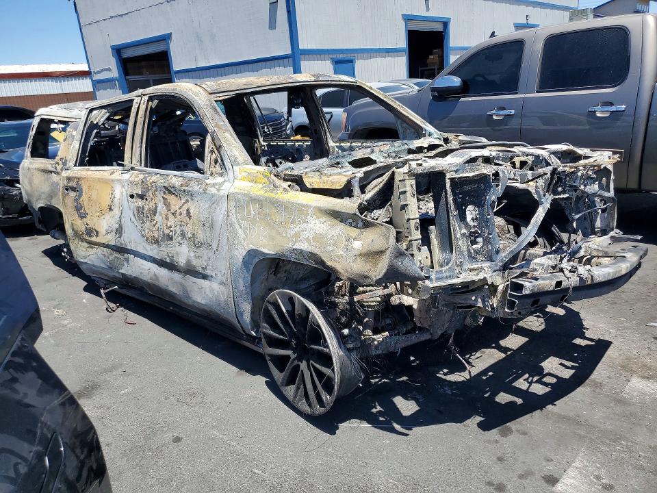 2020 Cadillac VIN 1GYS4KKJ6LR223135 COPART salvage auction — BURN, Nv - Non-Repairable Vehicle Cert, sold $125 on 2026-07-08 (photo 4)