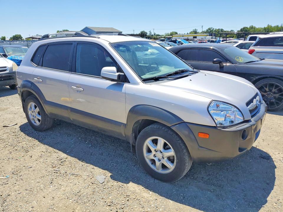 2005 Hyundai Tucson VIN KM8JN12D15U086507 COPART salvage auction — MINOR DENT/SCRATCHES, Ca - Dis/Dlr/Exp Only Clean Title, sold $325 on 2026-07-02 (photo 4)