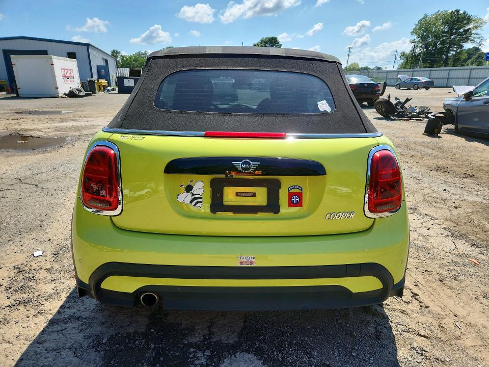 2022 Mini VIN WMW23DL0XN3N29266 COPART salvage auction — WATER/FLOOD, Fl - Cert Of Title-Slvg Rebld Flood, sold $10,700 on 2026-08-06 (photo 6)