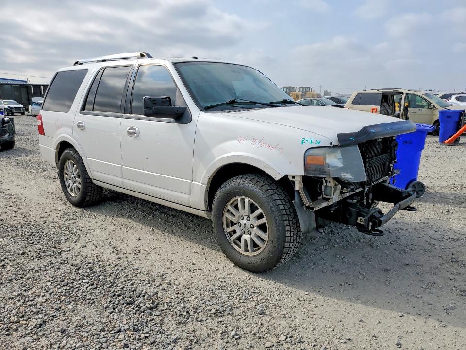 2013 Ford Expedition VIN 1FMJU2A55DEF12016 COPART salvage auction — FRONT END, Co - Salvage Title, sold $825 on 2026-07-09 (photo 4)