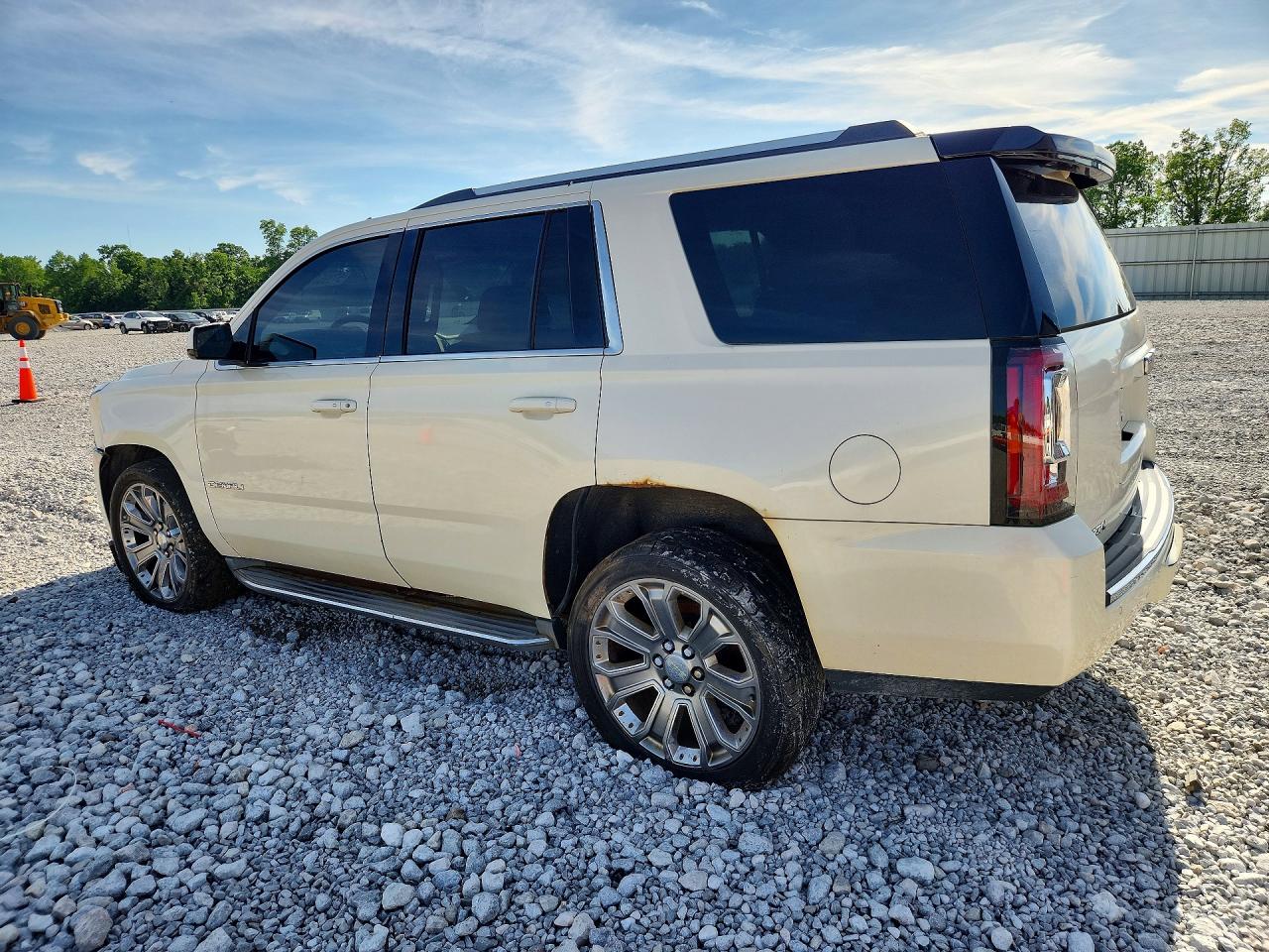 2015 Gmc Yukon VIN 1GKS2CKJ7FR273441 COPART salvage auction — Mechanical, OH - CERT OF TITLE-REBUILT SALVAGE, sold $1,600 on 2026-08-28 (photo 2)