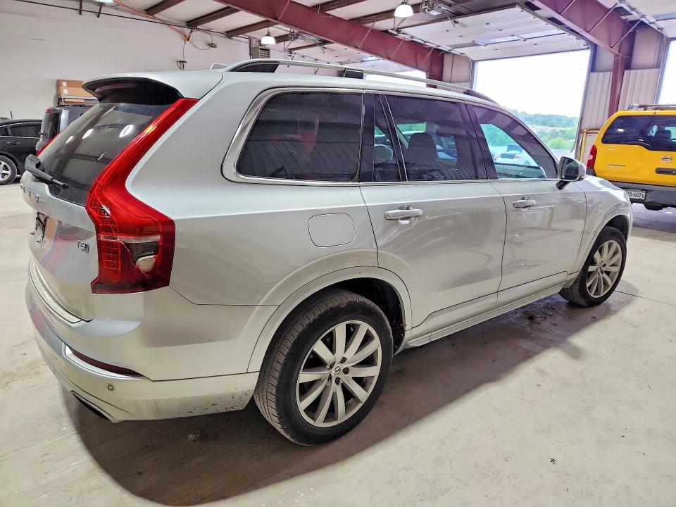 2016 Volvo Xc90 VIN YV4A22PK5G1092905 COPART salvage auction — MINOR DENT/SCRATCHES, Va - Dealer Only Clean Title (P), sold $5,300 on 2026-07-22 (photo 3)