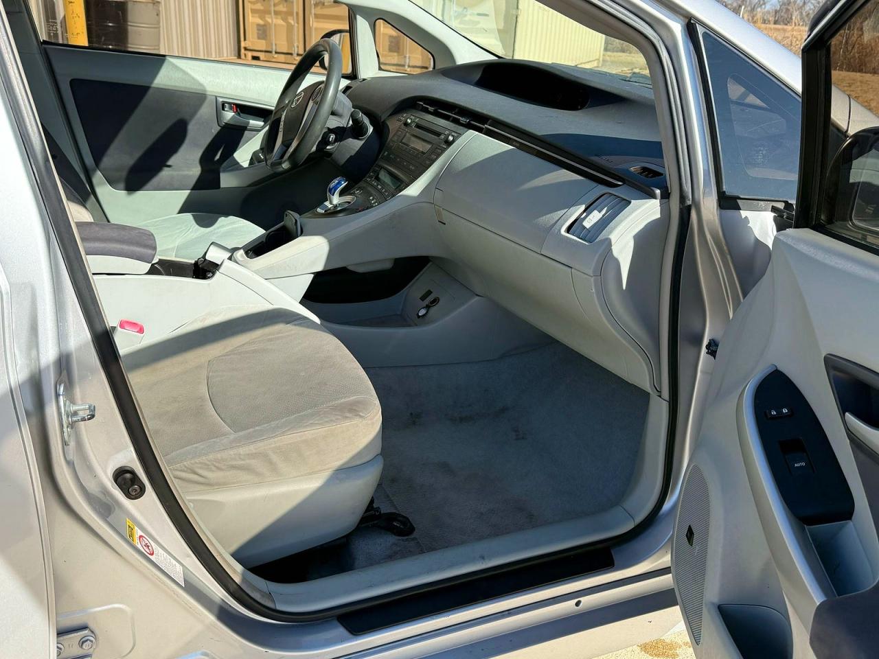 2010 Toyota Prius VIN JTDKN3DUXA0145492 COPART salvage auction — Minor Dent/Scratches, TX - CERTIFICATE OF TITLE (P), sold $2,100 on 2026-07-09 (photo 5)