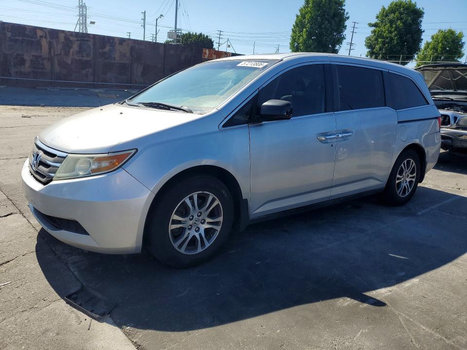 2011 Honda Odyssey VIN 5FNRL5H63BB047256 COPART salvage auction — NORMAL WEAR, AZ - DIS/DLR/EXP ONLY CLEAN TITLE, sold $525 on 2026-07-10 (photo 1)