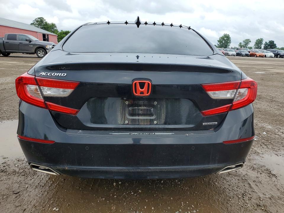 2018 Honda VIN 1HGCV1F9XJA802109 COPART salvage auction — VANDALISM, On - Permit No Brand - Unfit, sold $4,600 on 2026-07-29 (photo 6)