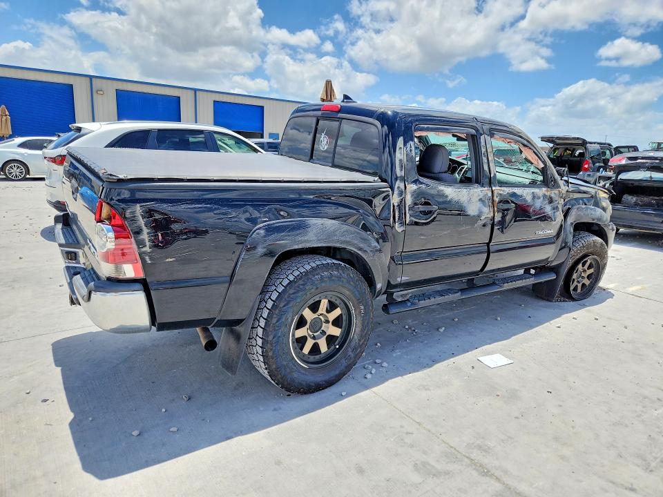 2015 Toyota Tacoma VIN 5TFJU4GN5FX081949 COPART salvage auction — SIDE, Tx - Salvage Vehicle Title, sold $2,550 on 2026-07-21 (photo 3)