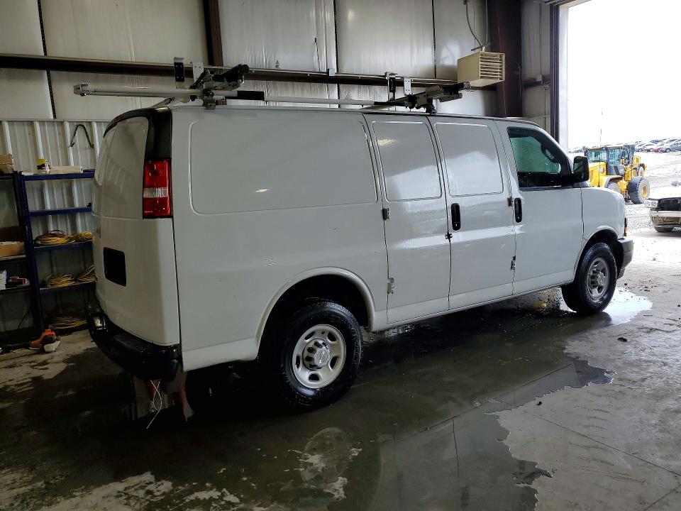 2023 Chevrolet Express 2500 VIN 1GCWGAFP9P1232732 COPART salvage auction — NORMAL WEAR, IL - CERTIFICATE OF TITLE, sold $4,600 on 2026-07-09 (photo 3)