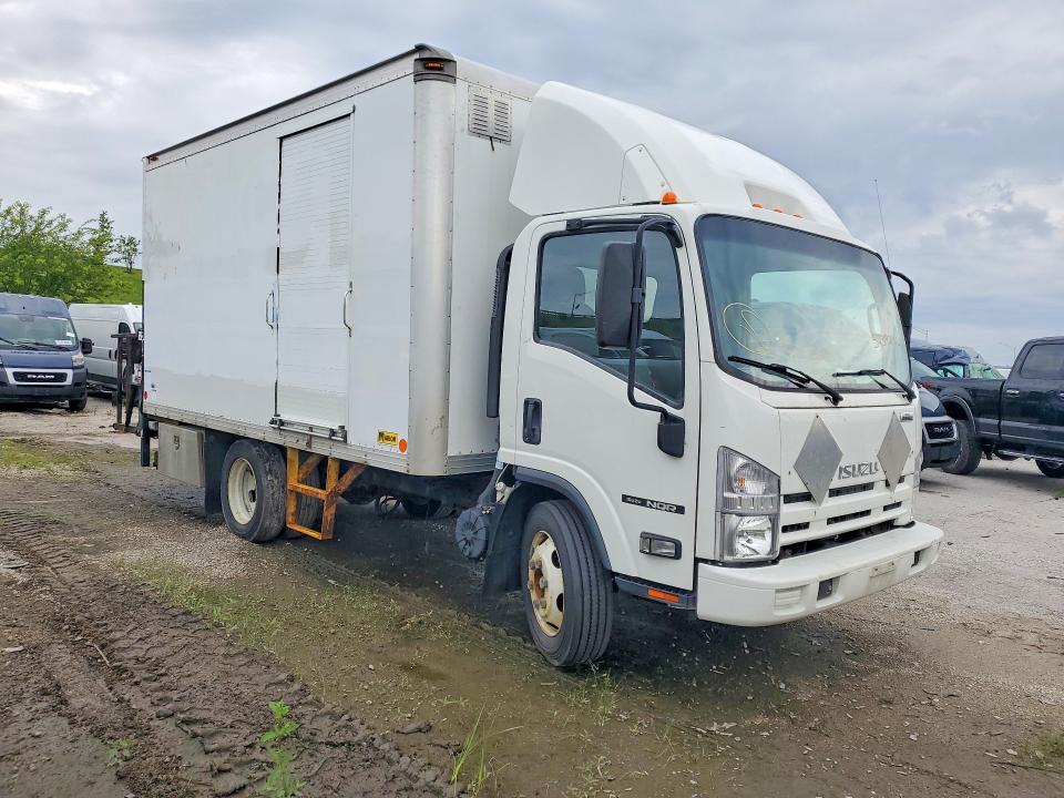 2015 Isuzu Nqr VIN JALE5W160F7901655 COPART salvage auction — MECHANICAL, IL - CERTIFICATE OF TITLE, sold $925 on 2026-07-09 (photo 4)