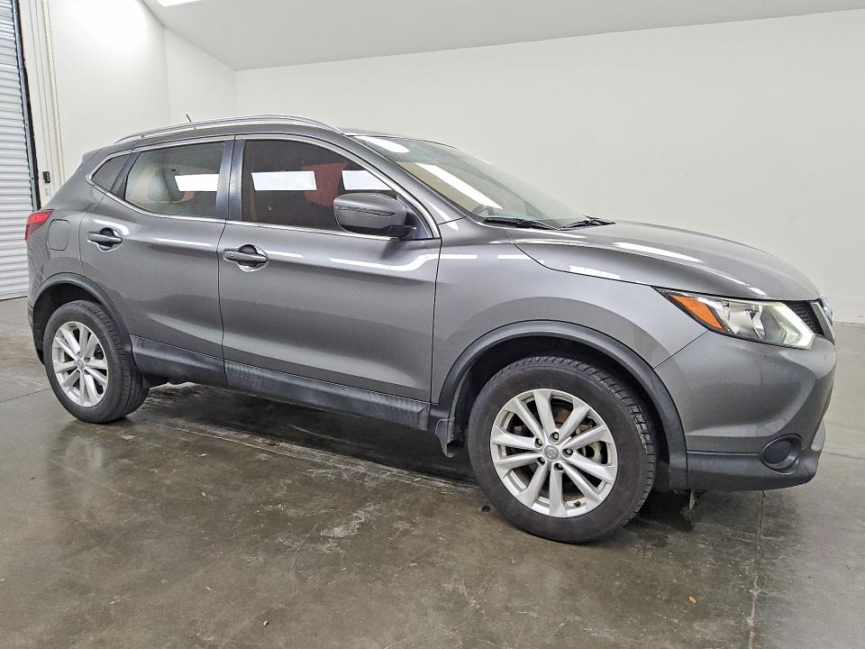 2017 Nissan Rogue sport VIN JN1BJ1CP8HW022800 COPART salvage auction — MINOR DENT/SCRATCHES, Tx - Certificate Of Title, sold $1,900 on 2026-07-07 (photo 4)