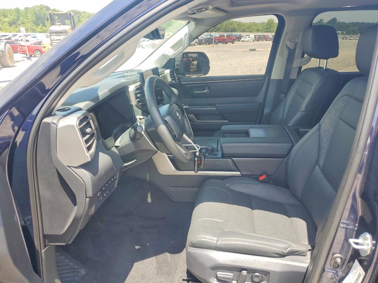 2024 Toyota Sequoia VIN 7SVAAABA6RX043961 COPART salvage auction — Front End, Sc - Salvage Title, sold $46,250 on 2026-08-18 (photo 7)