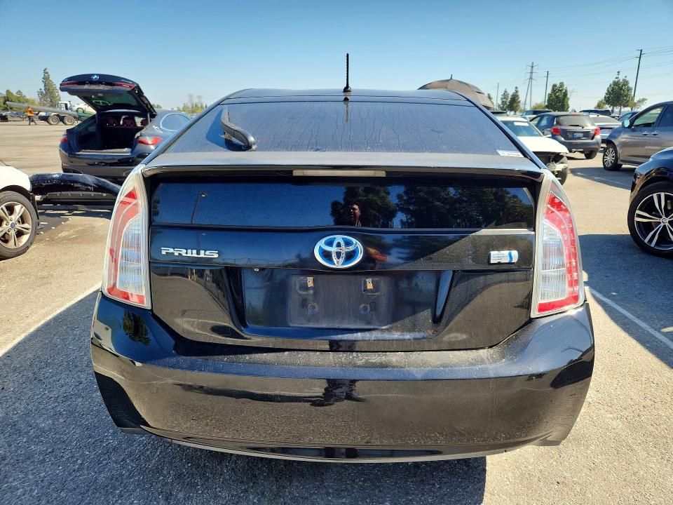 2015 Toyota Prius VIN JTDKN3DU7F0454019 COPART salvage auction — MINOR DENT/SCRATCHES, Ca - Dis/Dlr/Exp Only Clean Title, sold $875 on 2026-07-30 (photo 6)