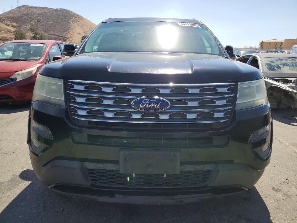 2017 Ford Explorer VIN 1FM5K7F83HGB81521 COPART salvage auction — MINOR DENT/SCRATCHES, Ca - Dis/Dlr/Exp Only Clean Title (P), sold $2,600 on 2026-07-09 (photo 5)