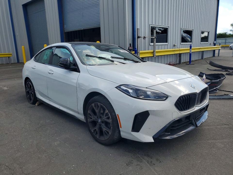 2026 BMW 2 series VIN WBA23GG04T7U13238 COPART salvage auction — SIDE, VA - NON-REPAIRABLE CERTIFICATE, sold $9,200 on 2026-07-13 (photo 4)