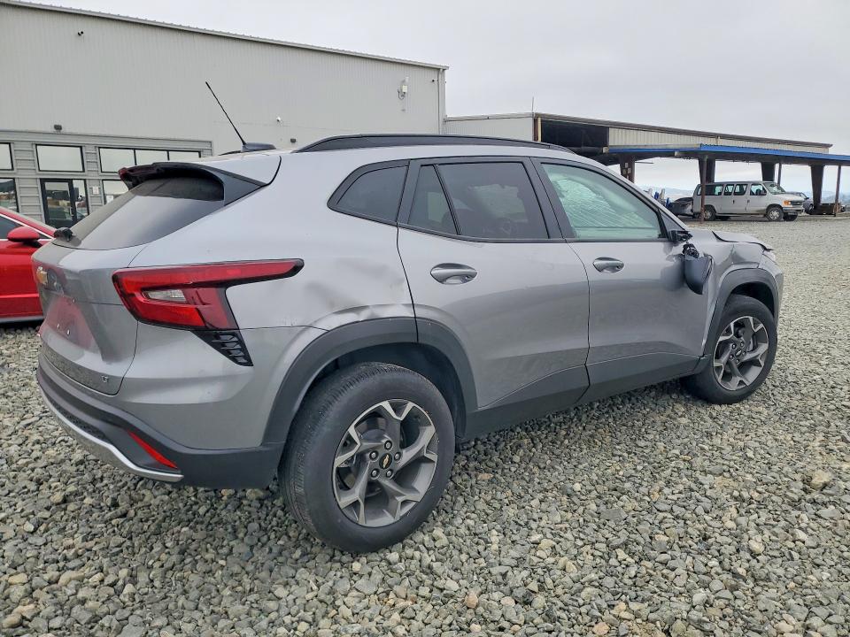 2025 Chevrolet Trax VIN KL77LHEP3SC137295 COPART salvage auction — FRONT END, CA - SALVAGE CERTIFICATE, sold $3,000 on 2026-07-30 (photo 3)