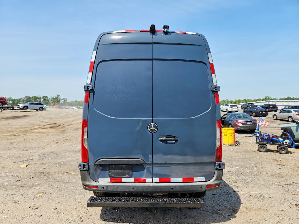2019 Mercedes-benz Sprinter VIN WD4PF0CD6KP040983 COPART salvage auction — MINOR DENT/SCRATCHES, Md - Certificate Of Title, sold $9,500 on 2026-07-29 (photo 6)