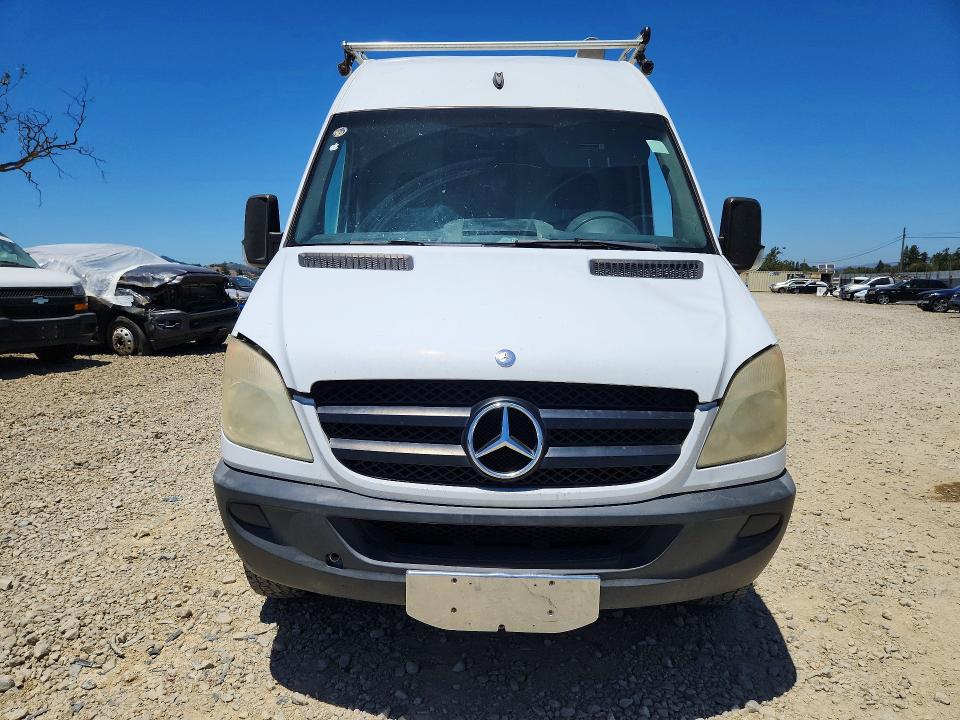 2008 Dodge VIN WD0PE745185226147 COPART salvage auction — SIDE, CA - DIS/DLR/EXP APP FOR DUP CLEAN, sold $650 on 2026-07-27 (photo 5)
