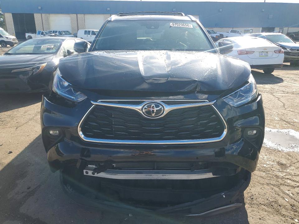 2022 Toyota Highlander VIN 5TDFZRBH5NS168874 COPART salvage auction — FRONT END, Mi - Scrap Certificate Of Title, sold $22,300 on 2026-07-10 (photo 5)