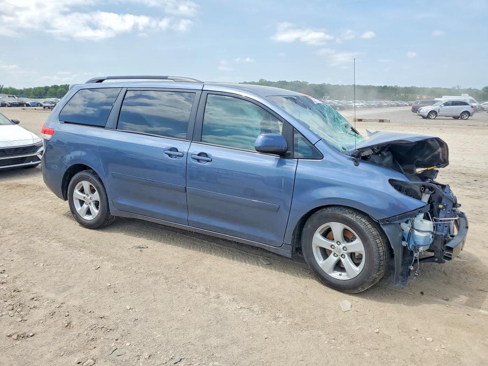 2014 Toyota Sienna VIN 5TDKK3DC7ES500105 COPART salvage auction — FRONT END, KS - CERT OF TITLE-SALVAGE, sold $475 on 2026-07-28 (photo 4)