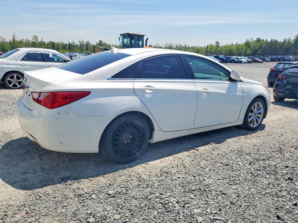 2013 Hyundai VIN 5NPEC4AC0DH633054 COPART salvage auction — MINOR DENT/SCRATCHES, Ns - Cert Of Registration, sold $1,050 on 2026-07-15 (photo 3)