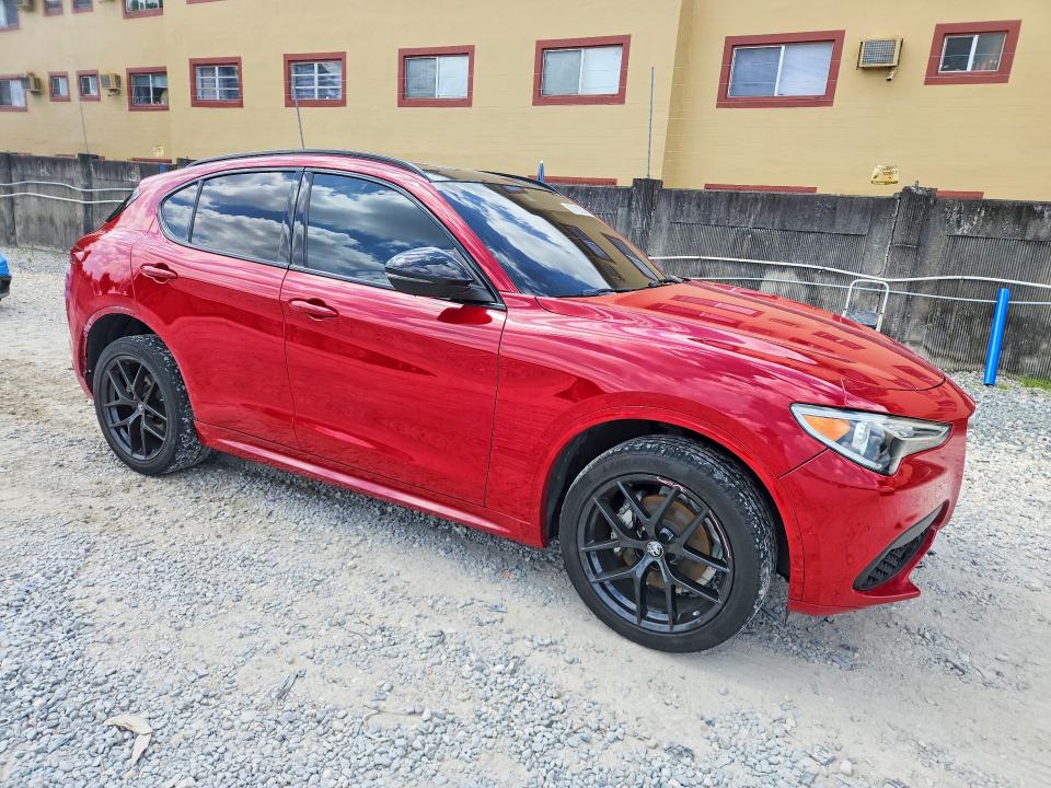 2021 Alfa romeo Stelvio VIN ZASPAJANXM7D14917 COPART salvage auction — REAR END, FL - CERT OF TITLE SLVG REBUILDABLE, sold $7,300 on 2026-07-17 (photo 4)