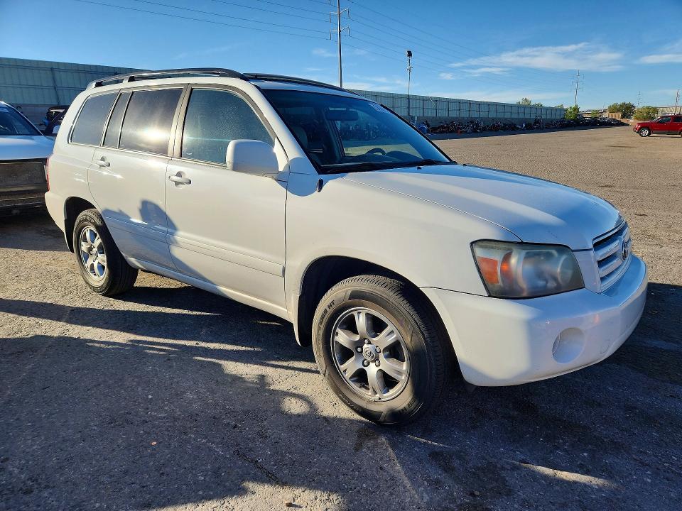 2005 Toyota Highlander VIN JTEDP21A950086816 COPART salvage auction — FRONT END, NM - CERT OF TITLE-SALVAGE (P), sold $2,050 on 2026-07-13 (photo 4)