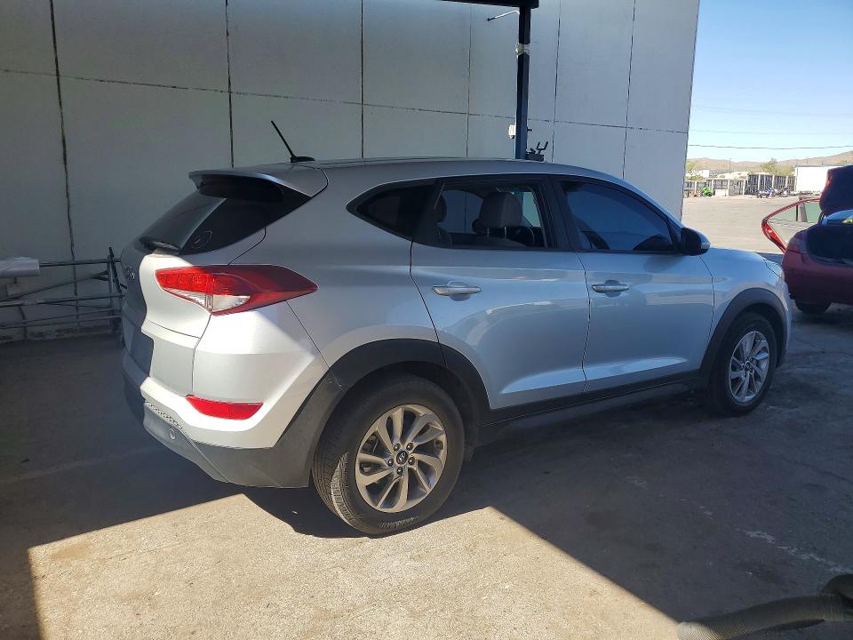2017 Hyundai VIN KM8J23A49HU406537 COPART salvage auction — VANDALISM, Nm - Cert Of Title-Salvage, sold $2,700 on 2026-07-31 (photo 3)
