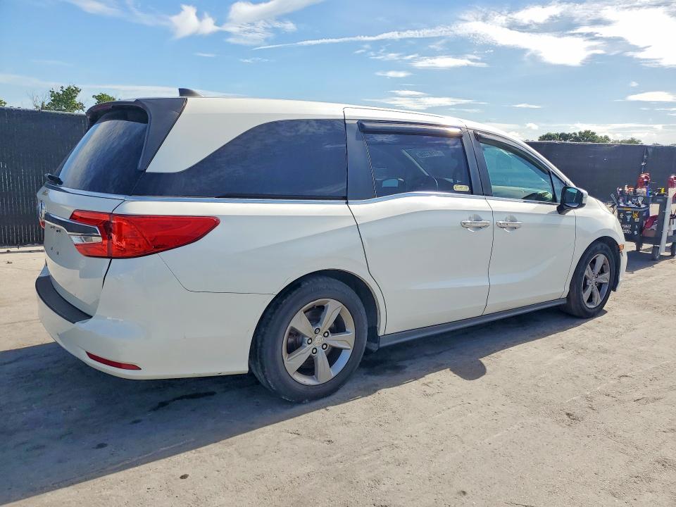 2018 Honda VIN 5FNRL6H77JB055308 COPART salvage auction — MINOR DENT/SCRATCHES, In - Certificate Of Title, sold $7,700 on 2026-07-02 (photo 3)