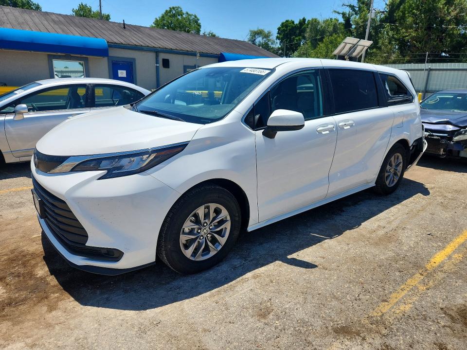 2022 Toyota Sienna VIN 5TDKRKEC3NS128055 — COPART salvage auction photo